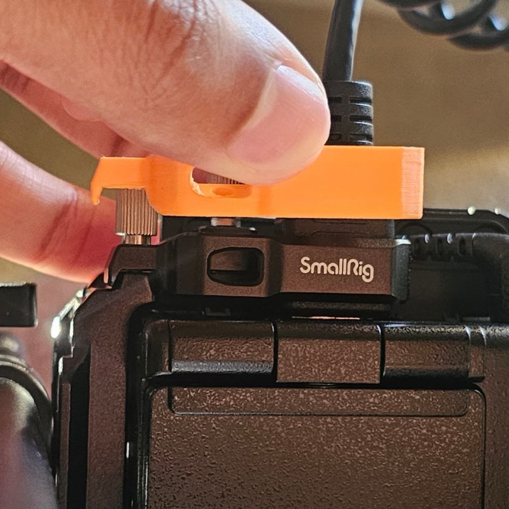 Panasonic Lumix S5II/S5IIX Kafes için Kablo Kelepçesi görsel 3