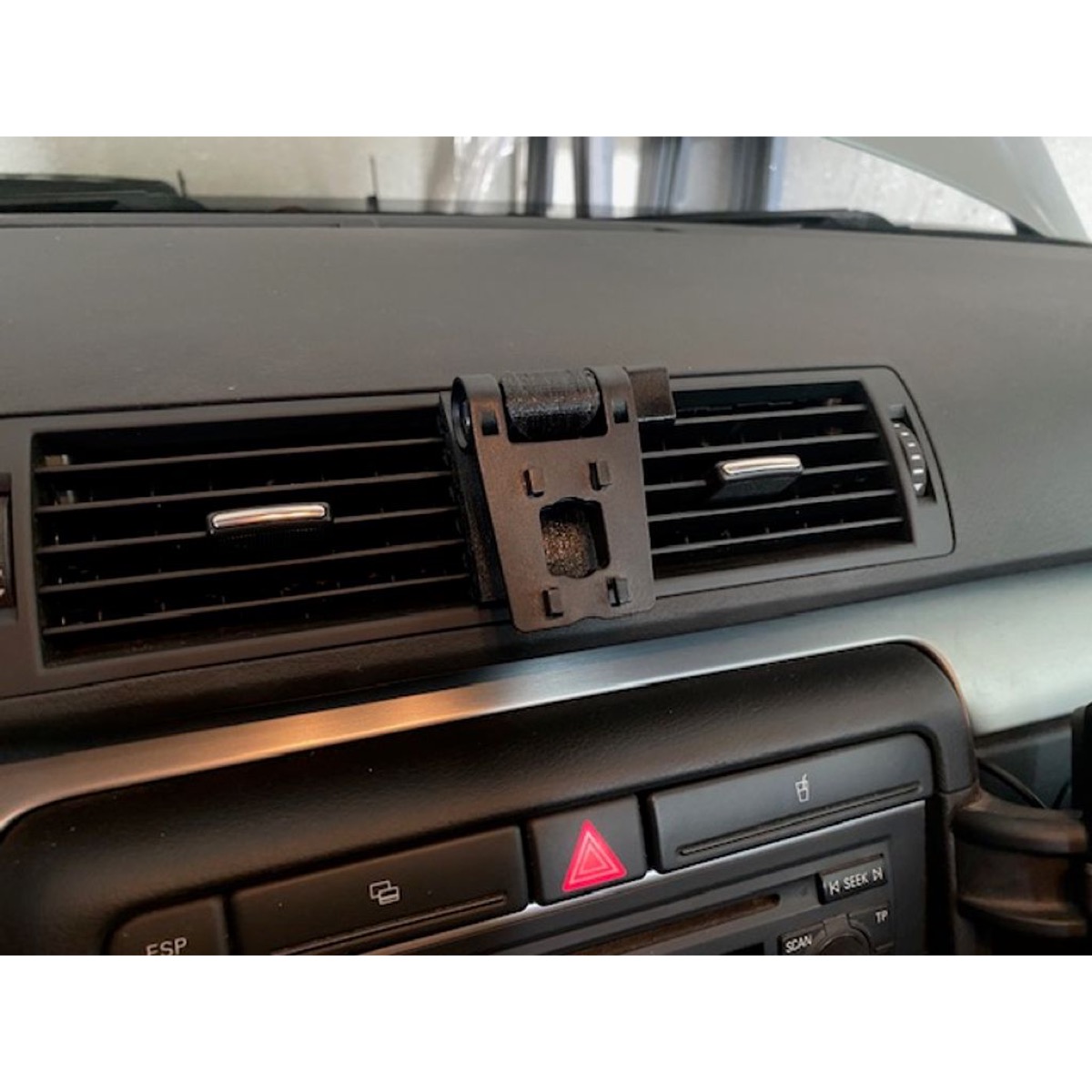 Carpuride W103 Ekran Tutucusu (Audi A4 B6/B7 İçin) görsel 2