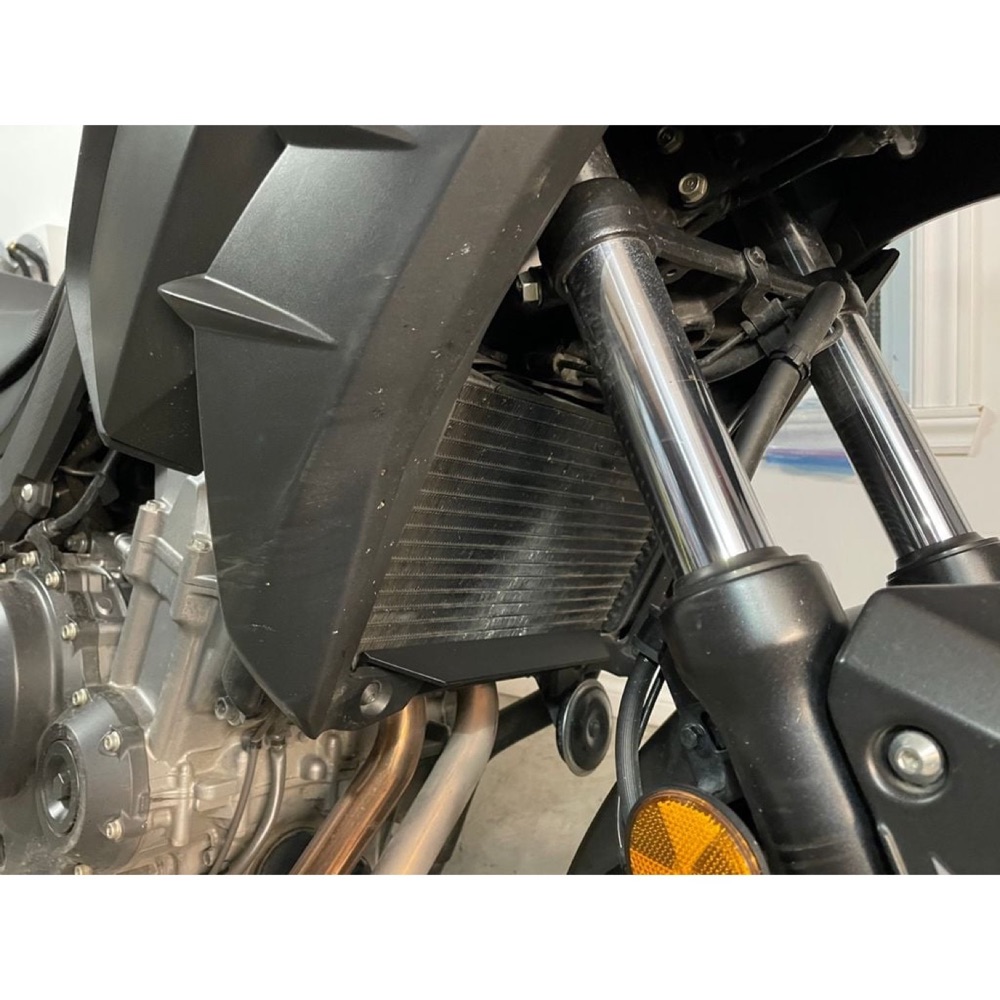 Honda CB500X Radyatör Sıçrama Koruyucusu