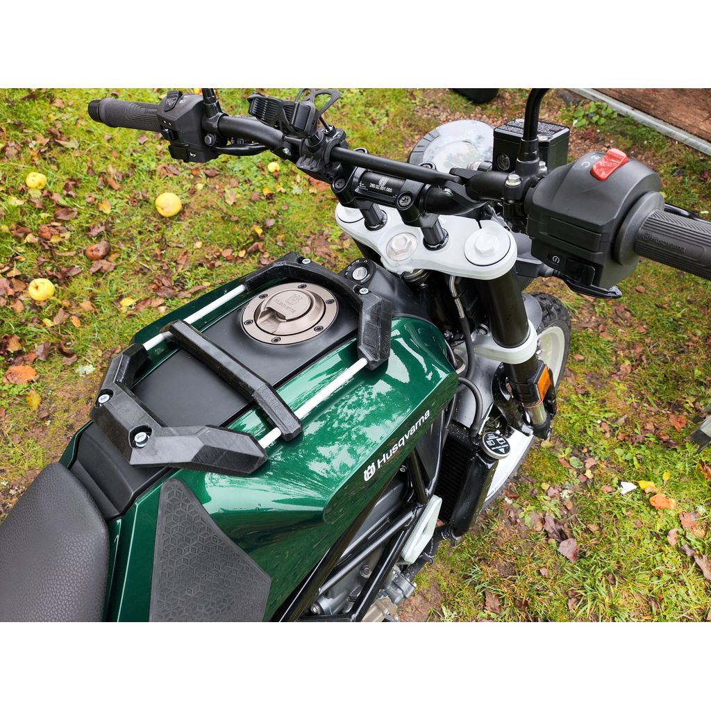 Husqvarna Svartpilen 401 Depo Rafı görsel 2