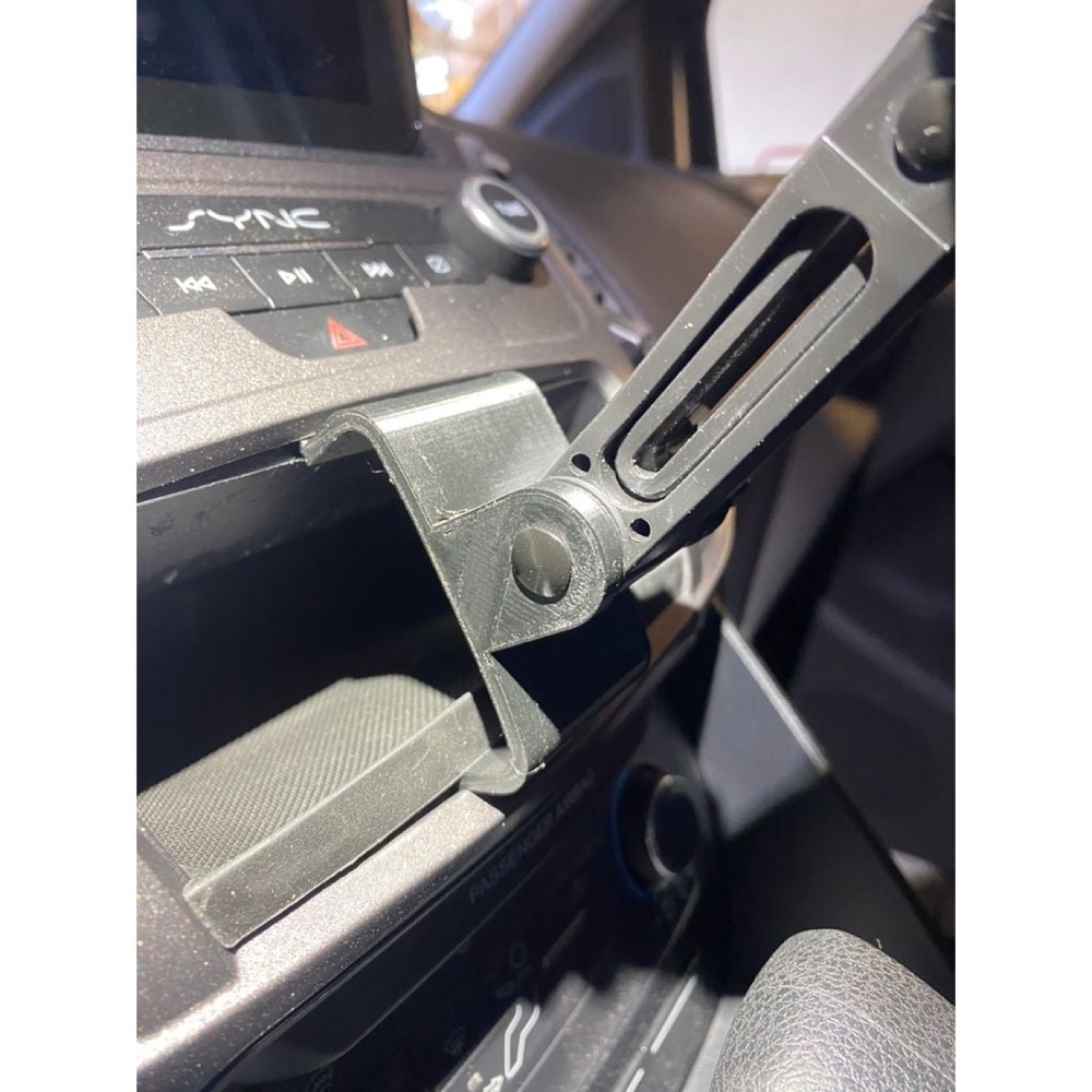 Ford Transit Connect (2023) Orta Konsol Telefon Tutucu Montu görsel 3