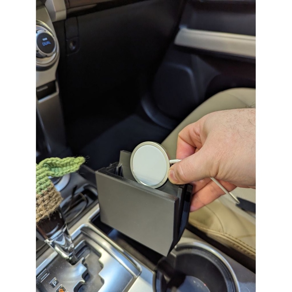 Toyota 5. Nesil 4Runner iPhone 14pro Max Tutucu Kablosuz Şarj görsel 4