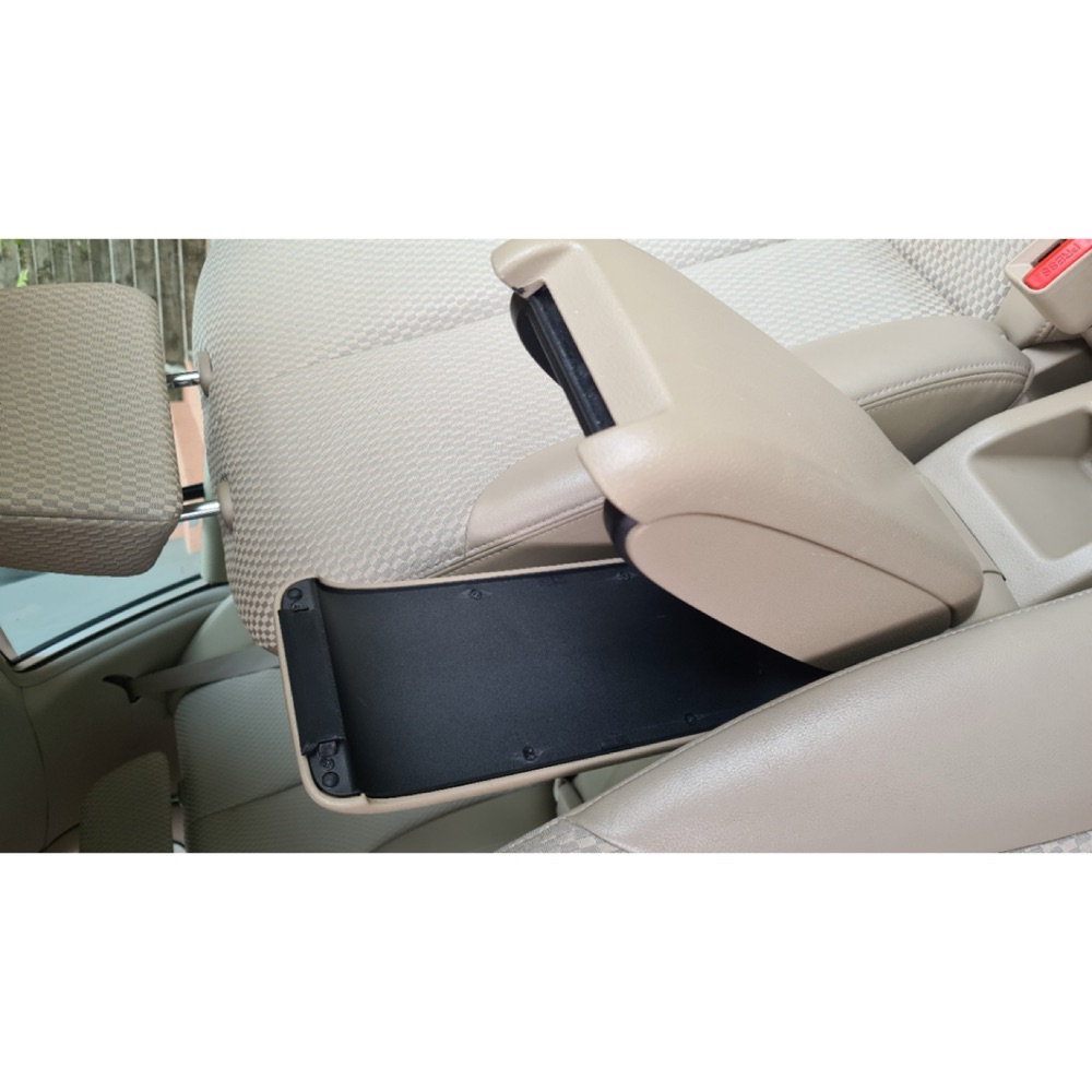 Nissan Tiida (2009) kolçak kapağı açma düğmesi görsel 3
