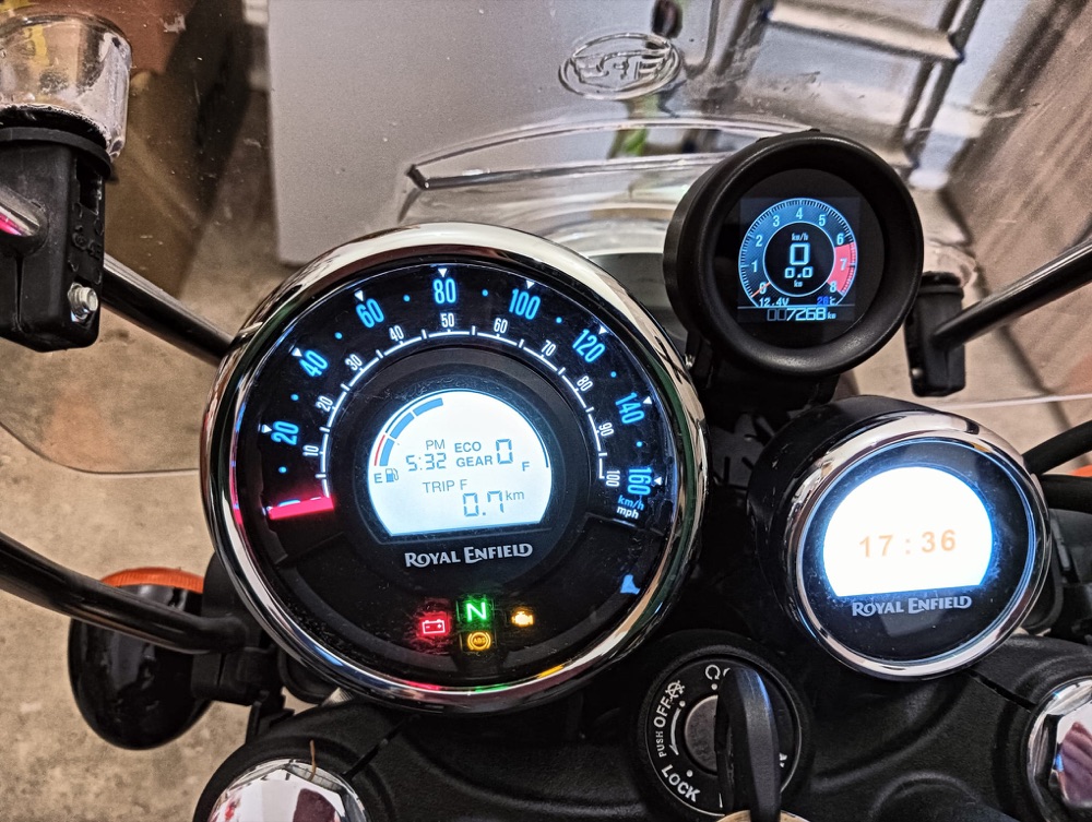 Royal Enfield Meteor 350 HUD Montajı