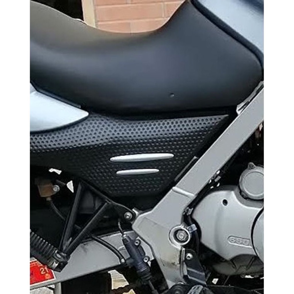 Yan Kaplama Süs Parçası (BMW Uyumlu) görsel 2