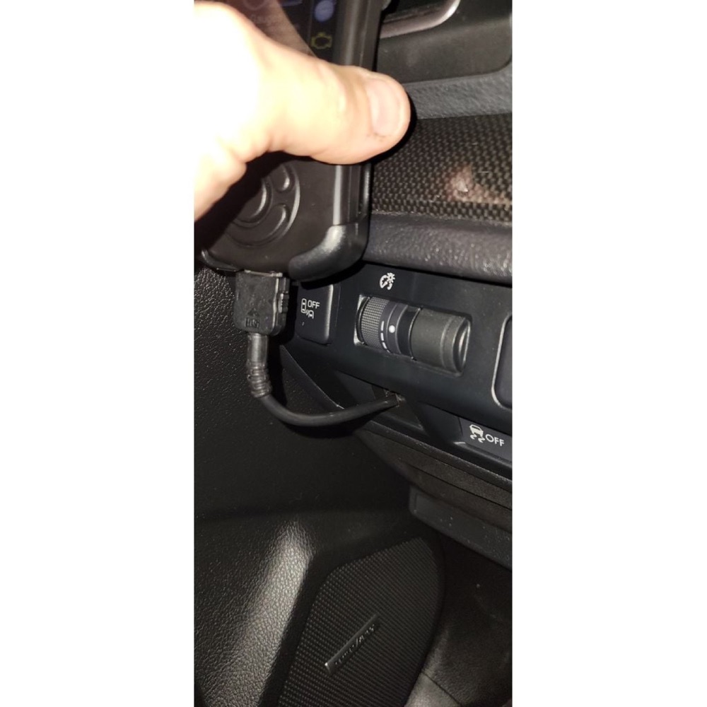 Subaru WRX/STI Accessport Kablo Geçiş Kapağı görsel 2