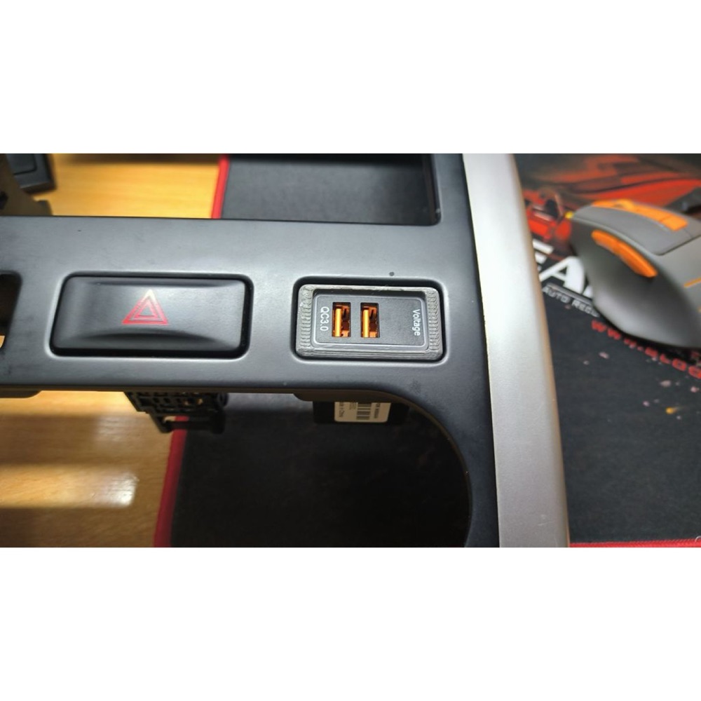 Nissan X-Trail T31 hızlı şarj USB çerçevesi görsel 3