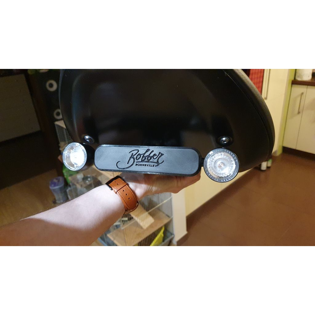 Triumph Bobber Arka Işık Montajı görsel 4