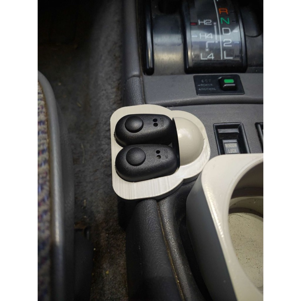 Toyota 4Runner 2. Nesil Anahtar Yuvası Tutucusu görsel 2