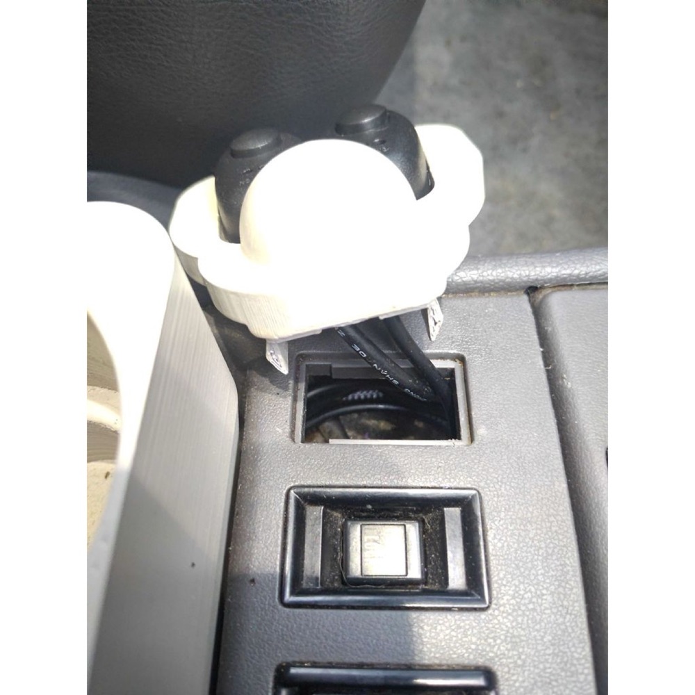 Toyota 4Runner 2. Nesil Anahtar Yuvası Tutucusu görsel 4