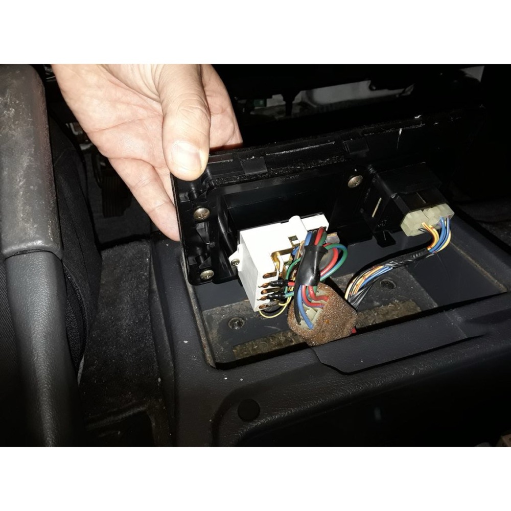 Mitsubishi Delica L300 Orta Konsol Kapağı görsel 4