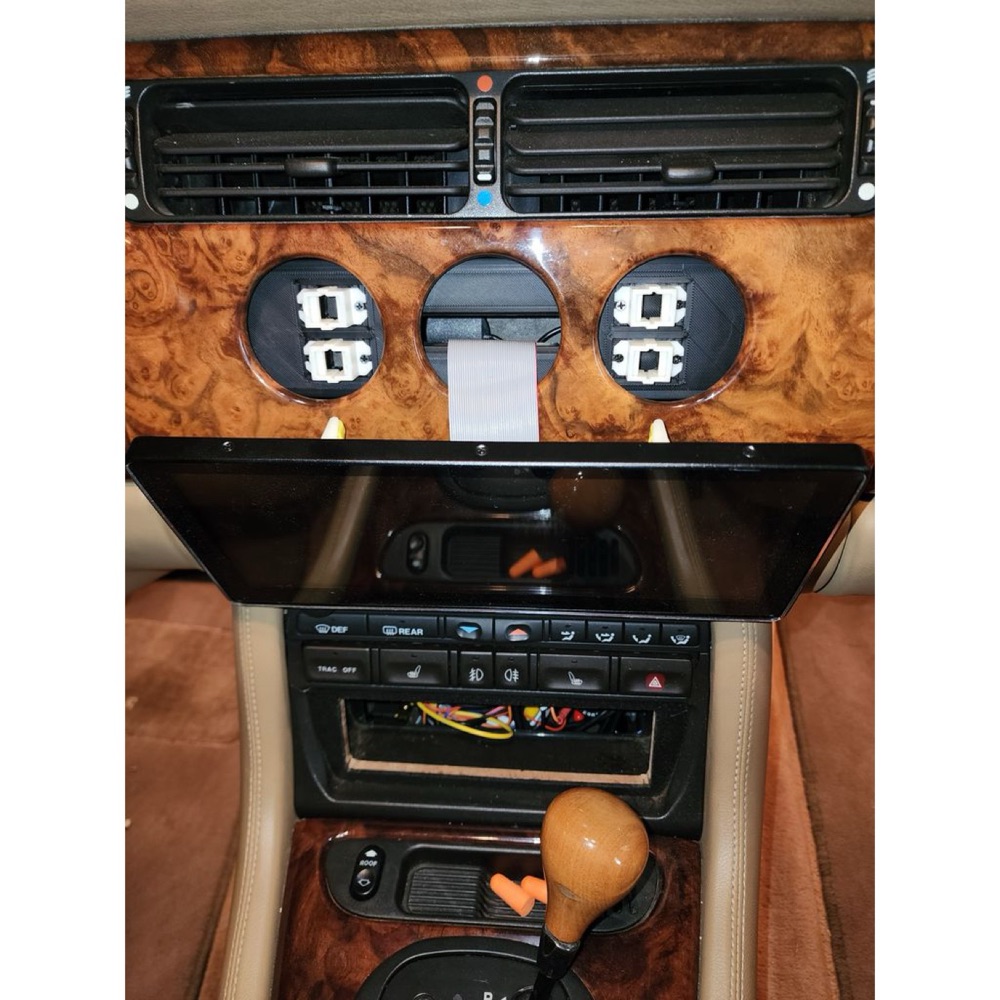 Jaguar X100 (3 Göstergeli) Multimedya Ünitesi Montaj Plakası görsel 3