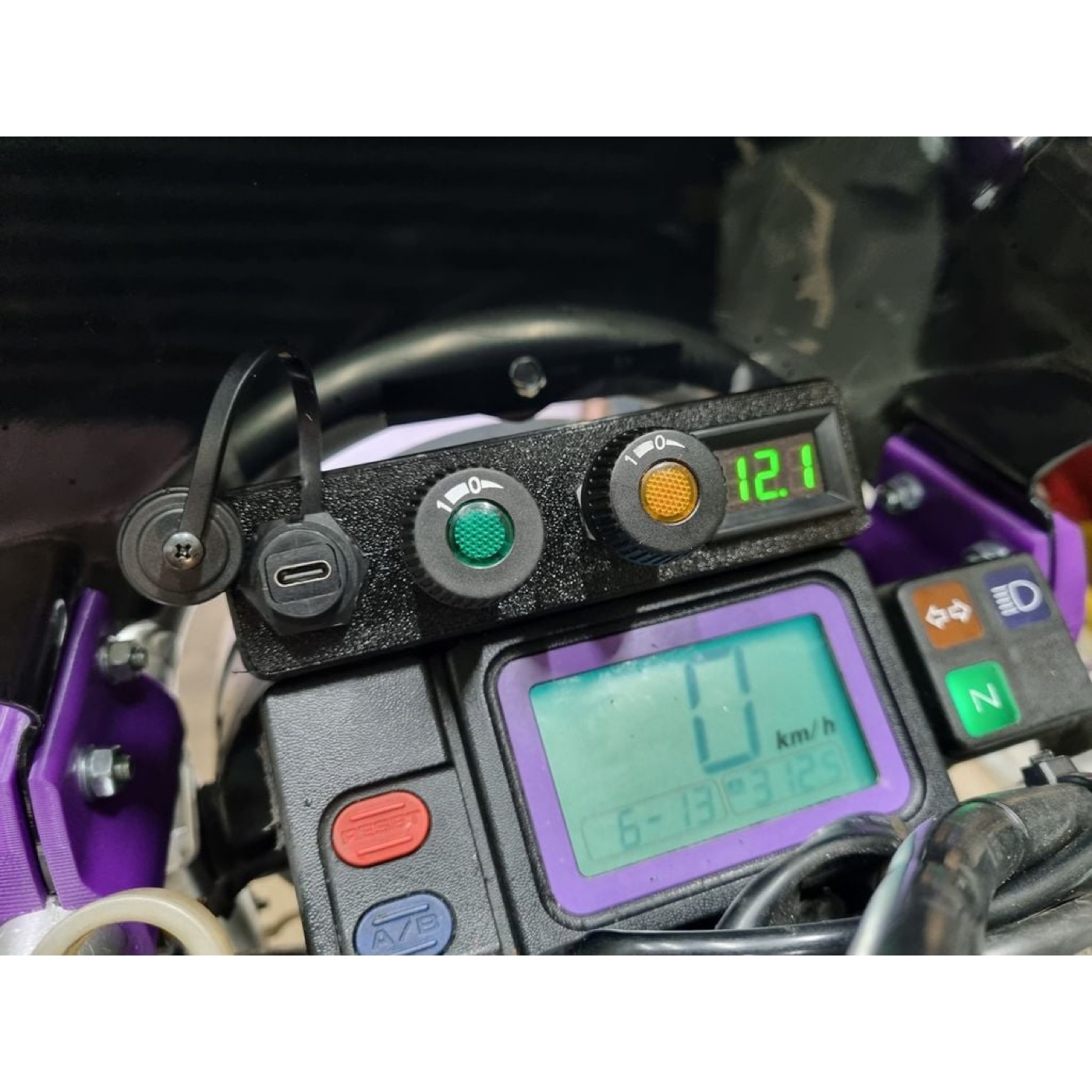 Yamaha TTR250 Yardımcı Anahtar Kutusu ve Gösterge Paneli Muhafazası