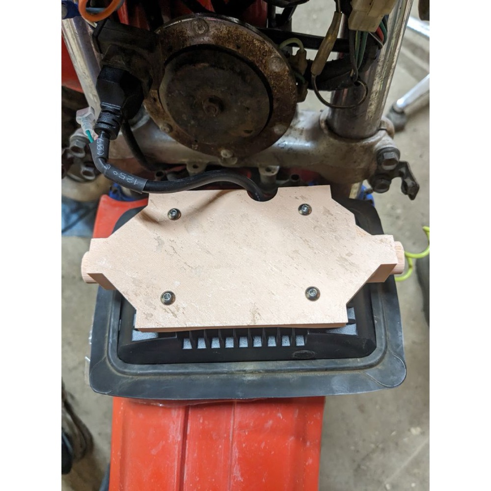 Honda XL350R (1985) LED Far Montaj Braketi görsel 4