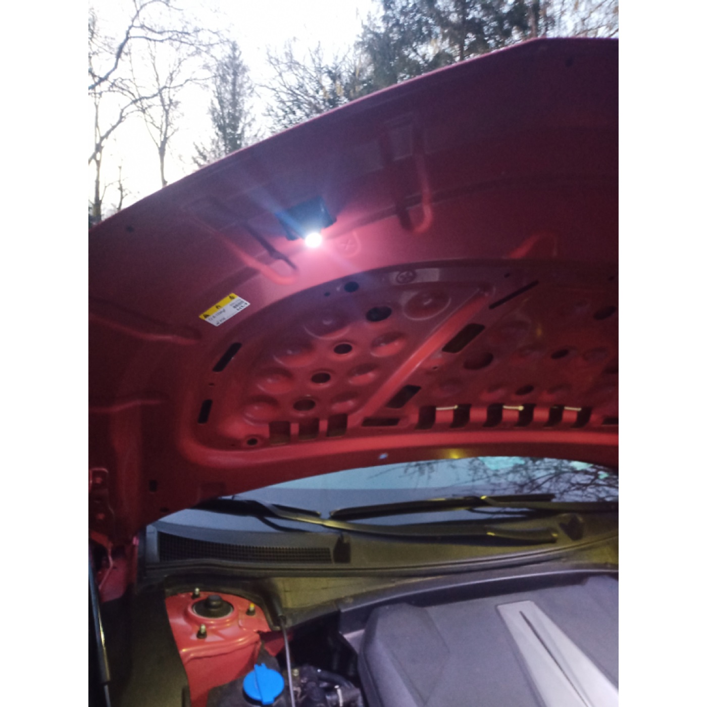 Kia EV6 Ön Bagaj (Frunk) LED Spot Montajı görsel 3