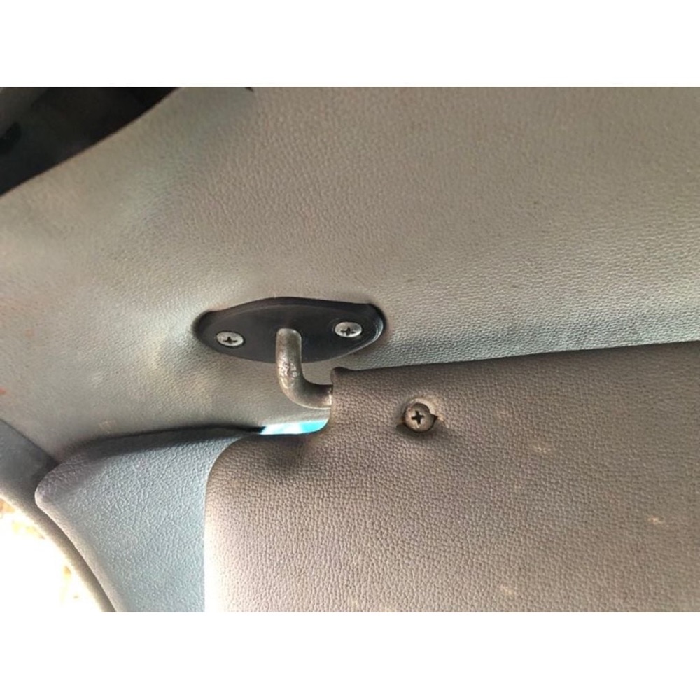 Toyota Pickup Güneşlik Menteşesi görsel 2