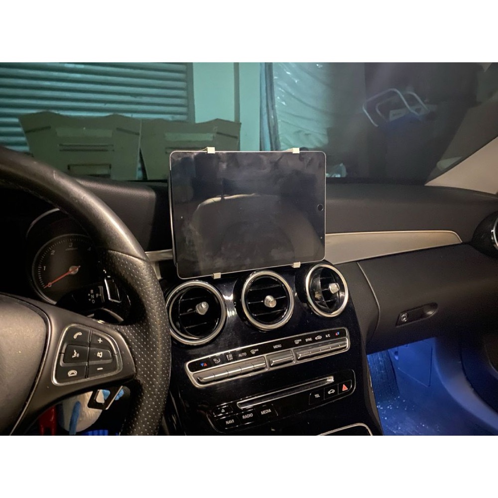 Mercedes W205 iPad Tutucu görsel 5