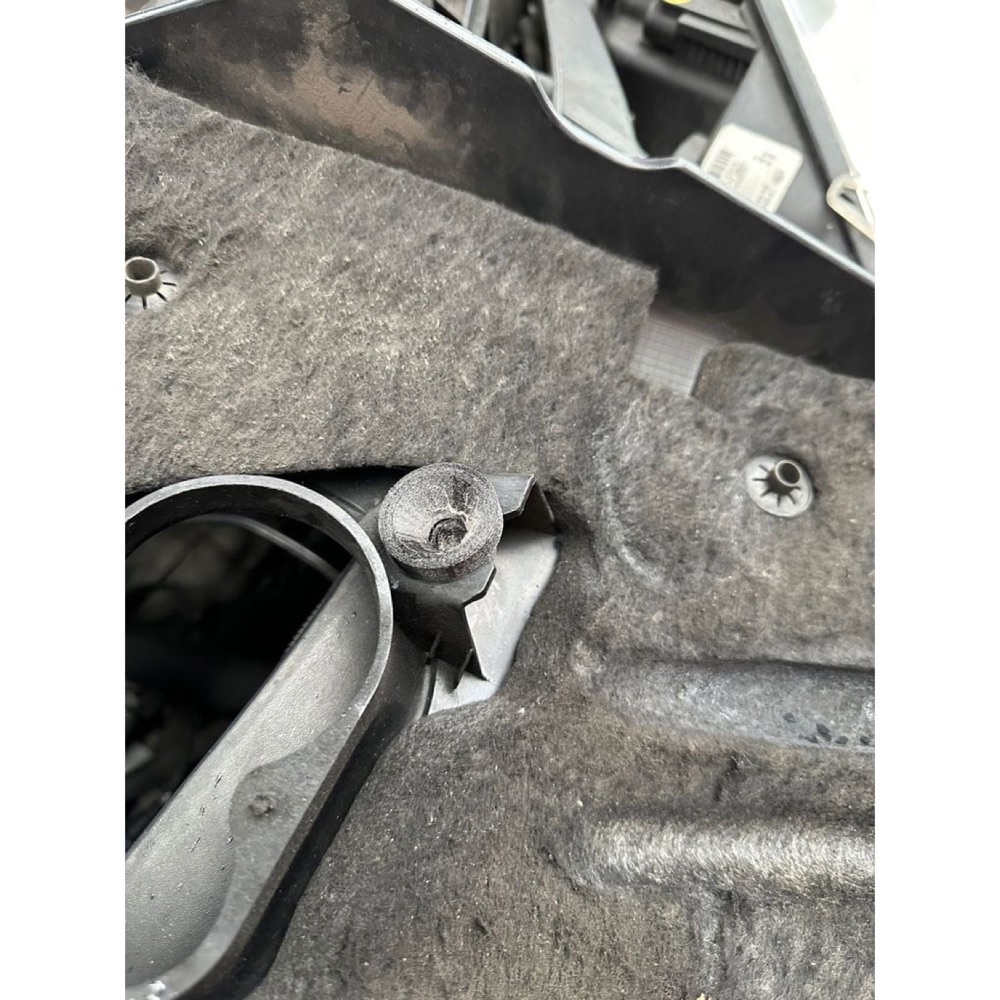 Ford S-Max Motor Kapağı Lastik Burcu görsel 2
