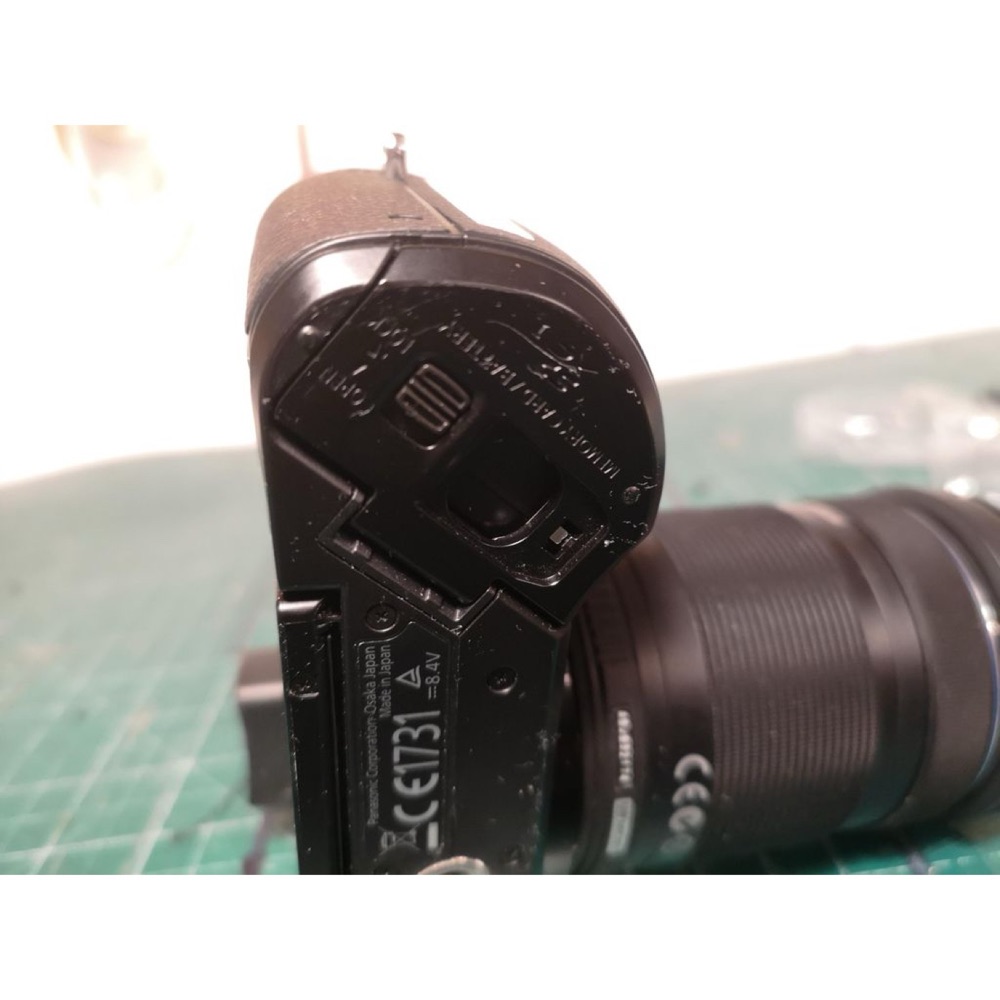 Panasonic Lumix GX7 Yedek Kauçuk Kapak Seti (SD Kart Kapağı ve Pil Tapası) görsel 3