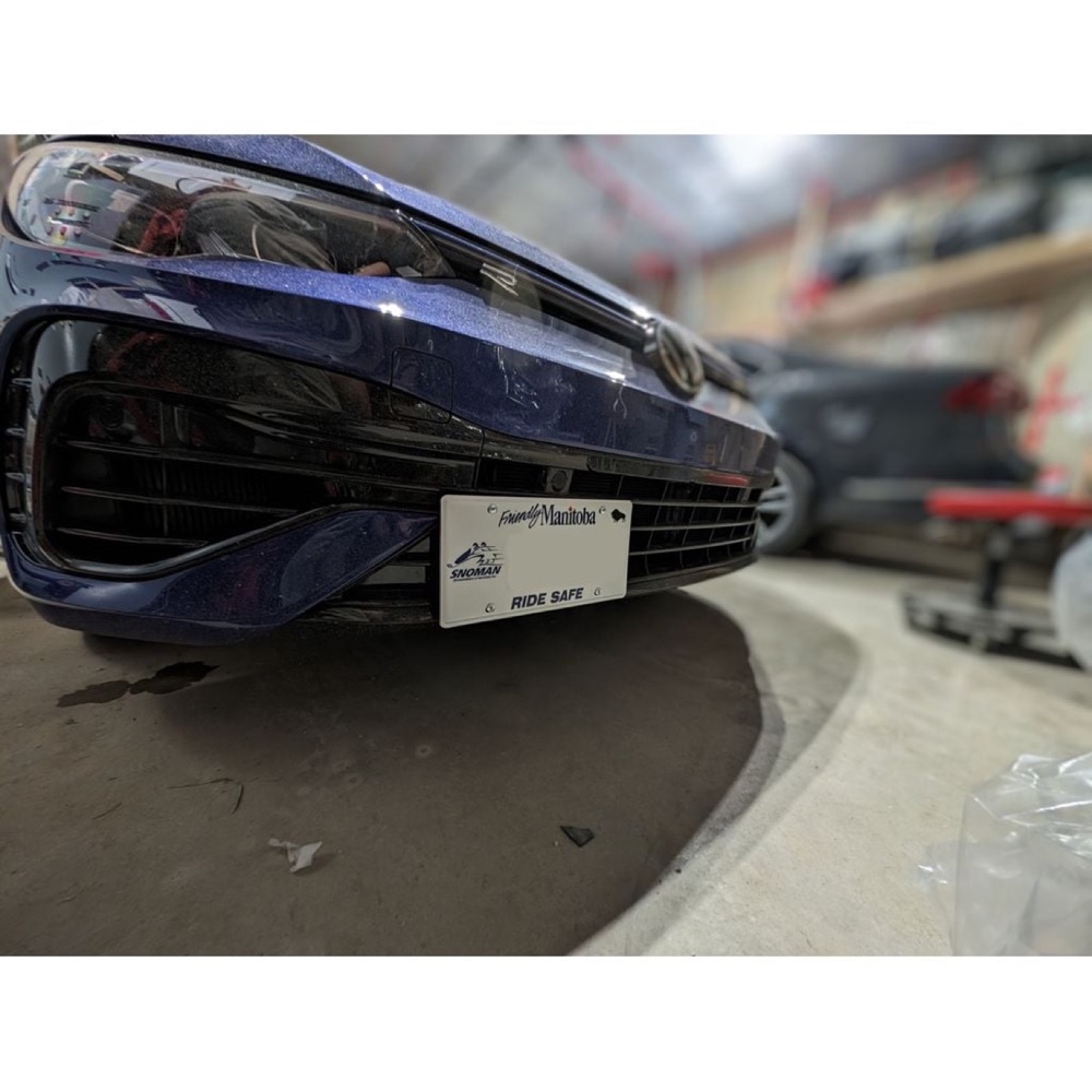 VW Golf R/MK8 GTI Ön Plaka Braketi görsel 2