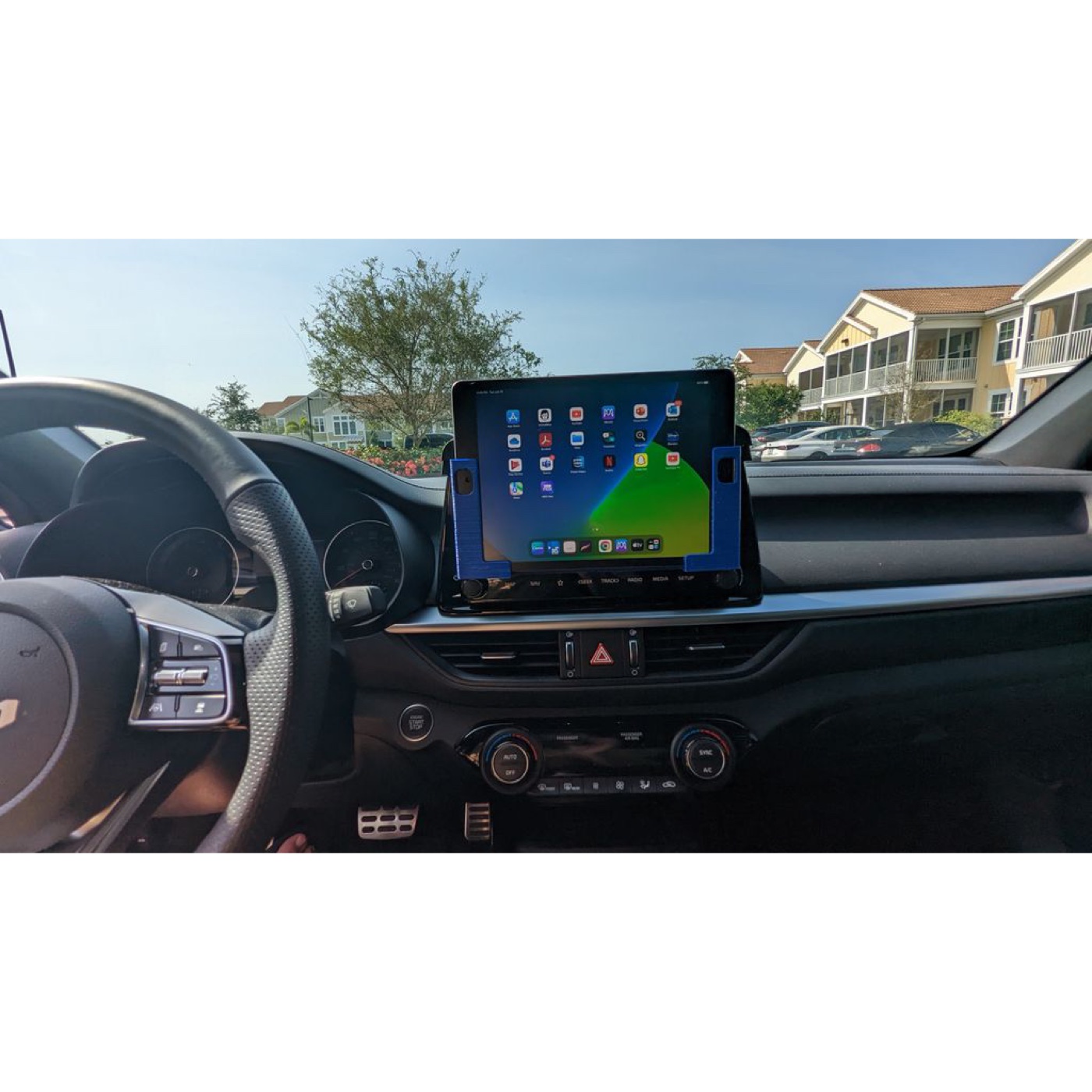 Kia Forte GT Line iPad Tutucusu görsel 2
