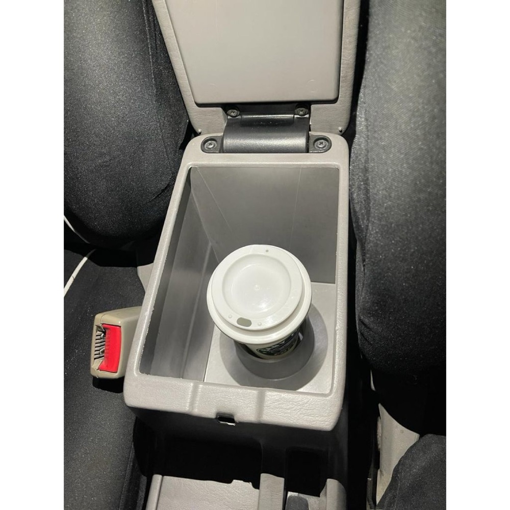 Toyota Corolla 2003-2008 Orta Konsol Bardaklığı görsel 2