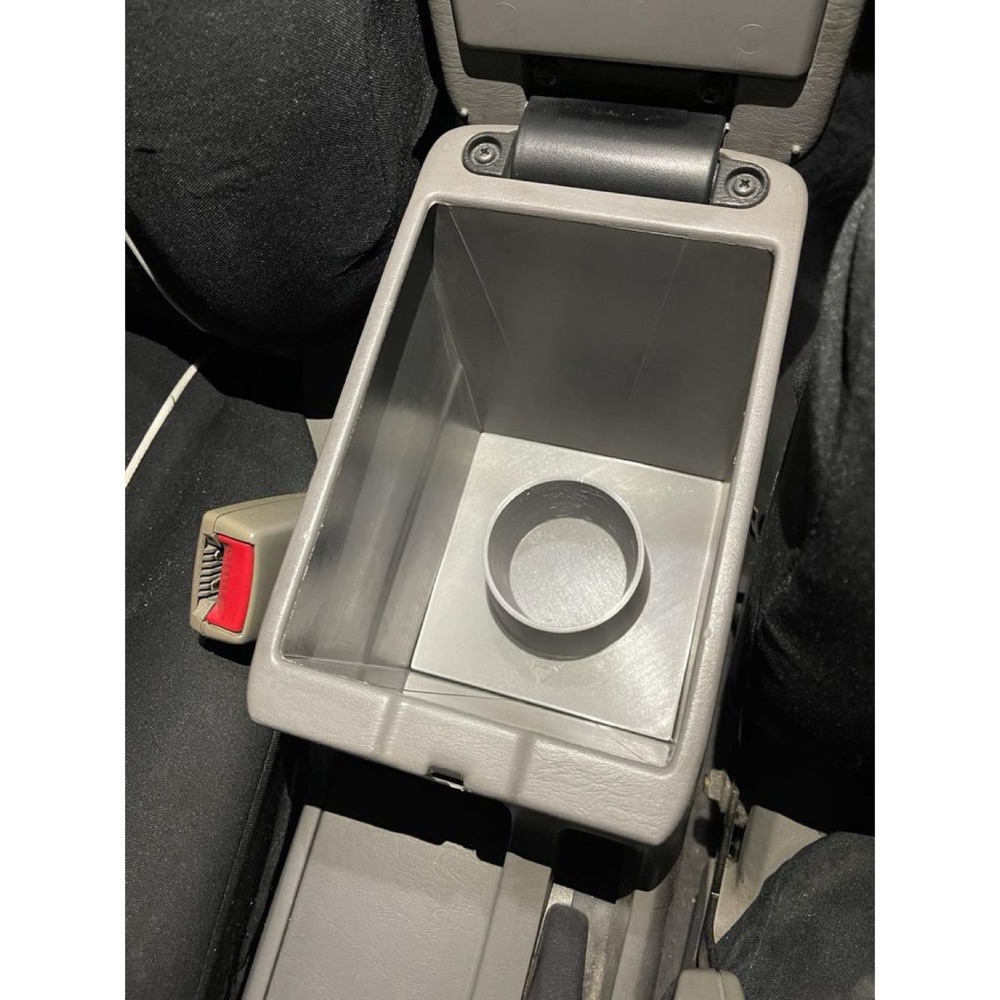 Toyota Corolla 2003-2008 Orta Konsol Bardaklığı görsel 4