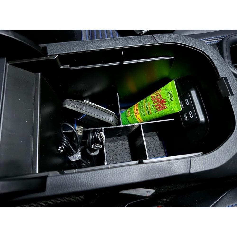Toyota RAV4 Konsol Storage Ayırıcı görsel 2