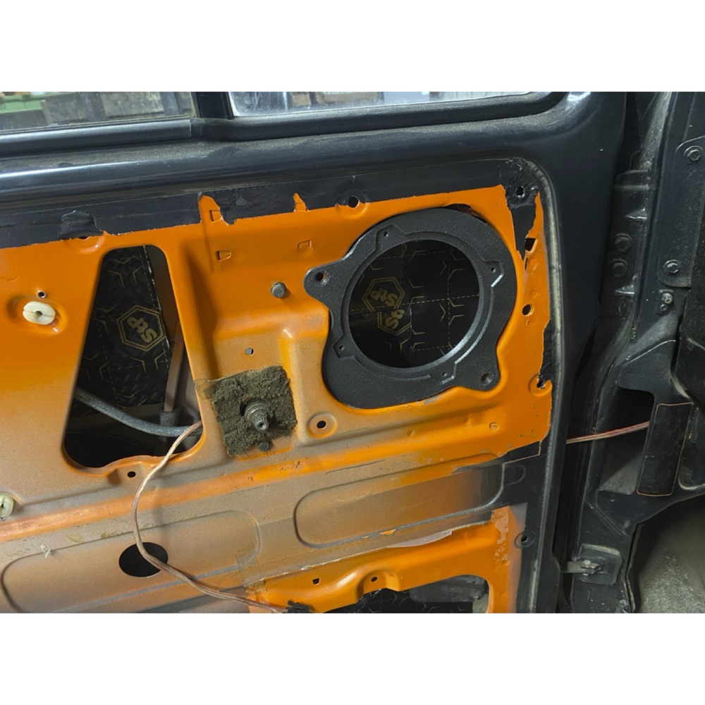 Volkswagen T3 130mm Kapı Hoparlör Adaptörü görsel 4
