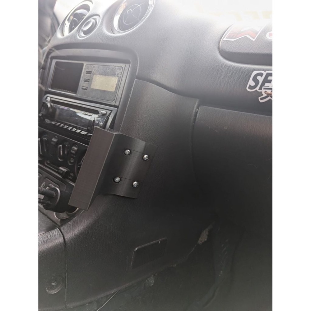 Mazda MX-5 ND Torpido Telefon Tutucusu görsel 3