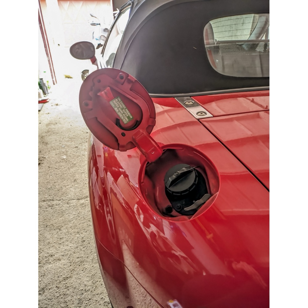 Mazda MX-5 NC Yakıt Kapağı Tutucu (Çıtçıt Bağlantılı)