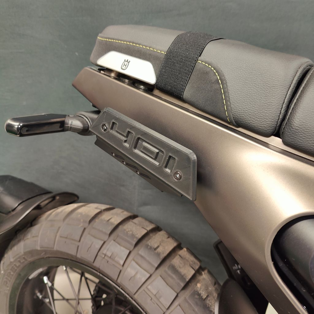 Husqvarna Svartpilen 401 Bagaj Kapağı görsel 2