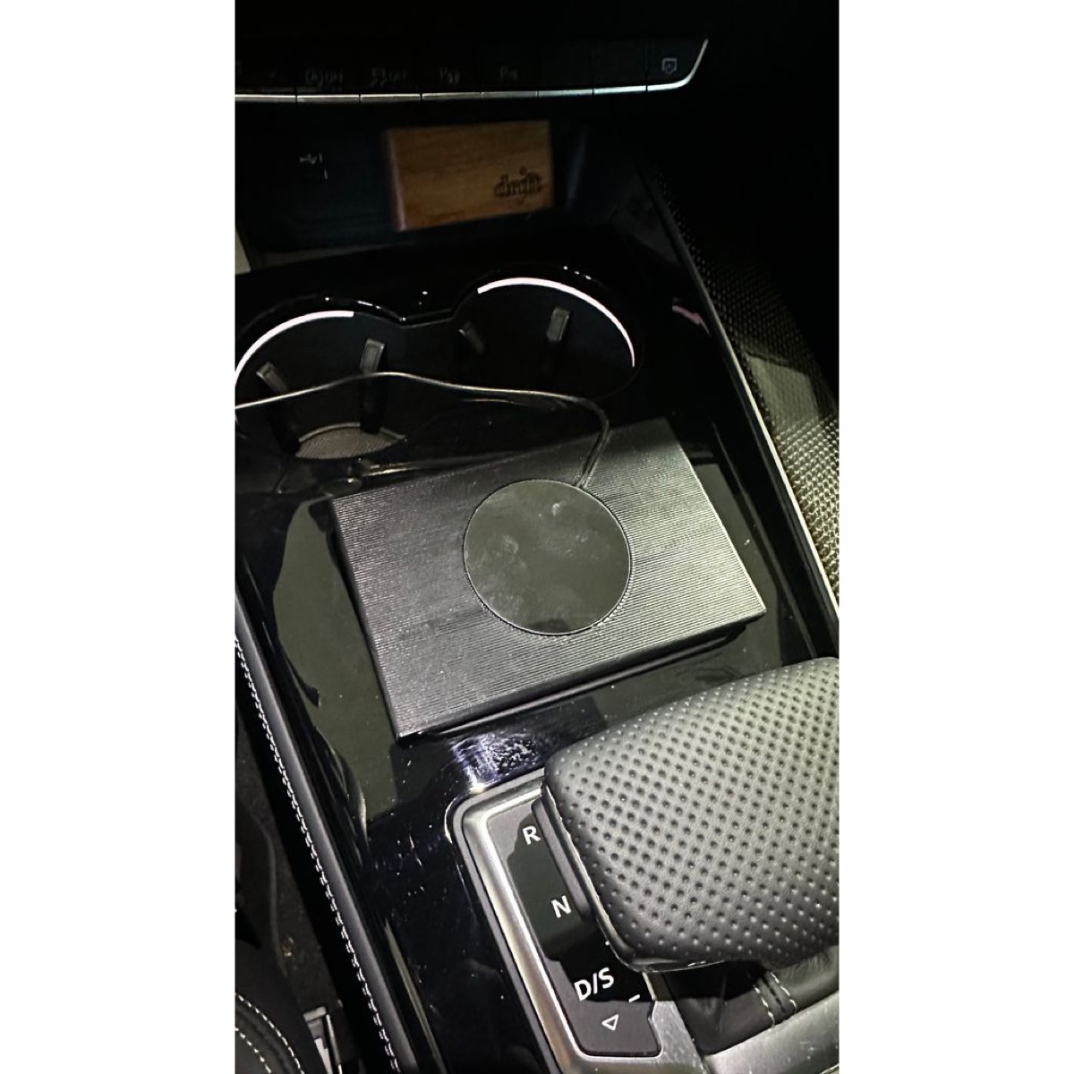 Audi B9 Kablosuz Şarj Cihazı Eklentisi görsel 3