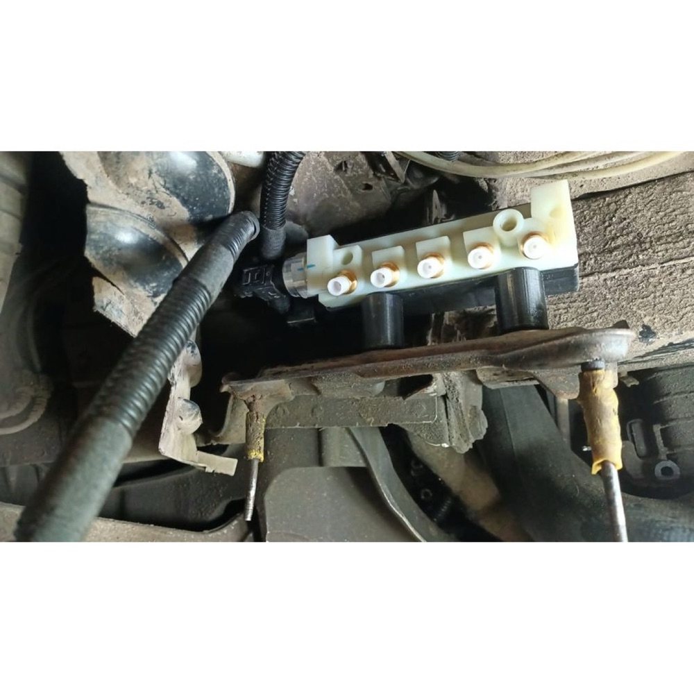 Mercedes W220 Airmatic Valf Bloğu Damperi görsel 2
