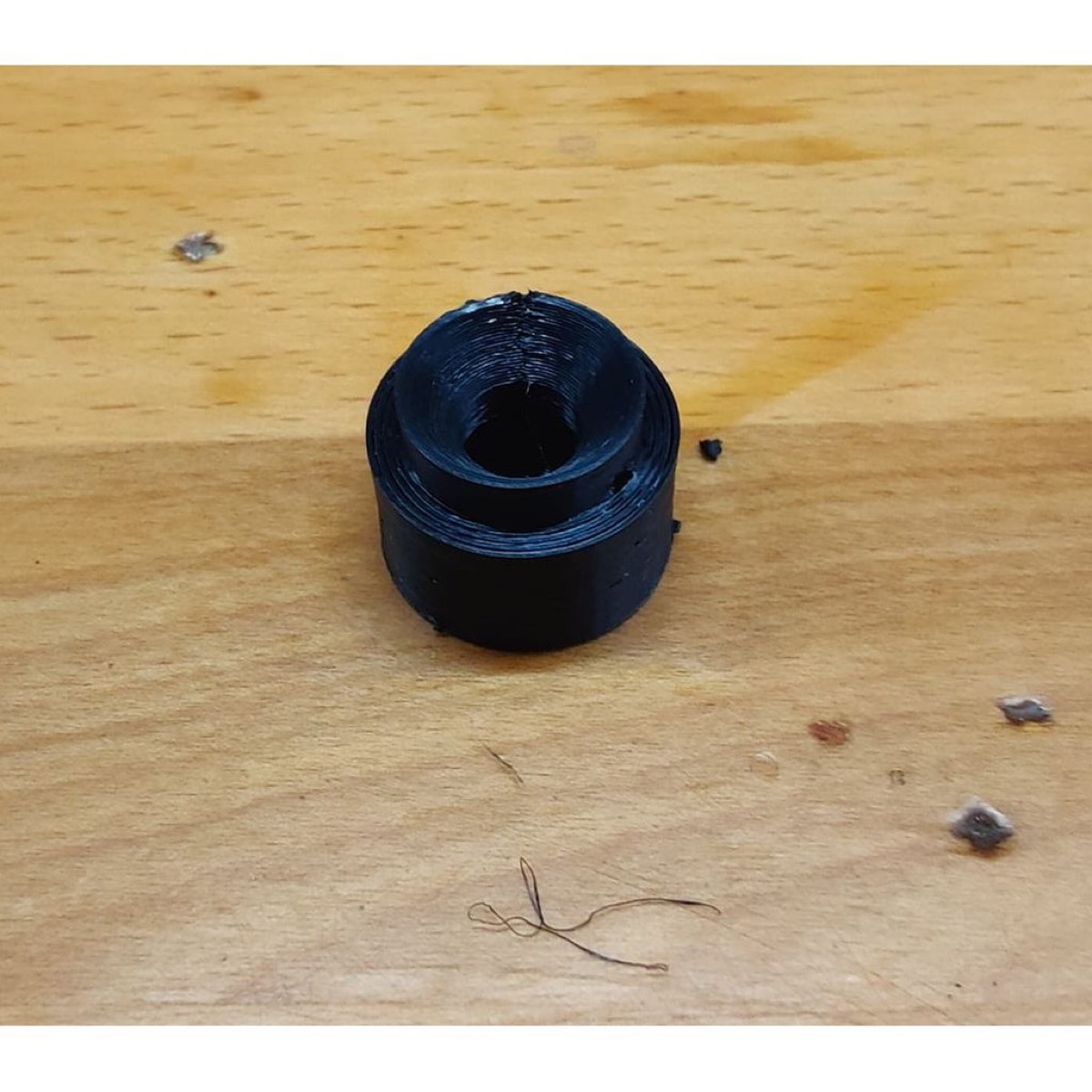 Audi A4 2.0T B7 (2005-2008) Motor Kapağı Sabitleme Takozu