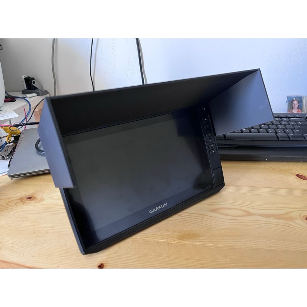 Garmin Echomap UHD2 93 Güneş Siperi görsel 3
