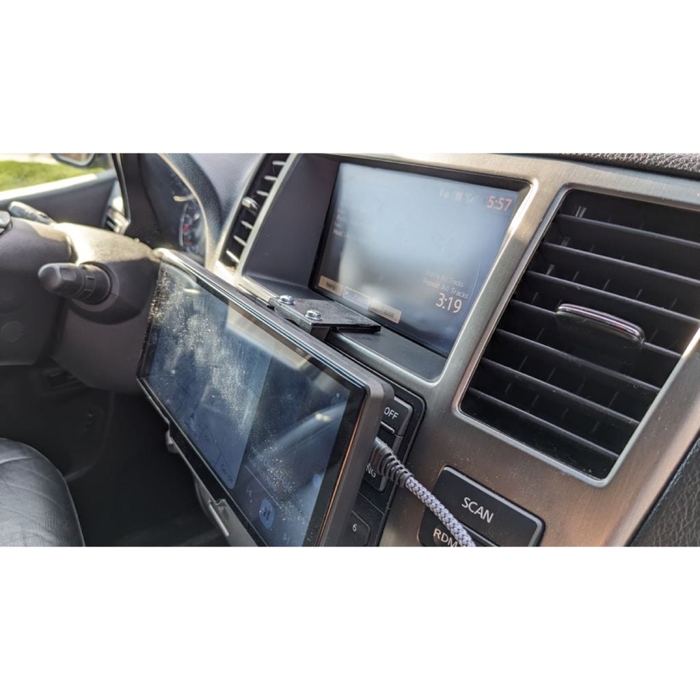 Nissan Armada (2013) büyük ekran multimedya montaj çerçevesi