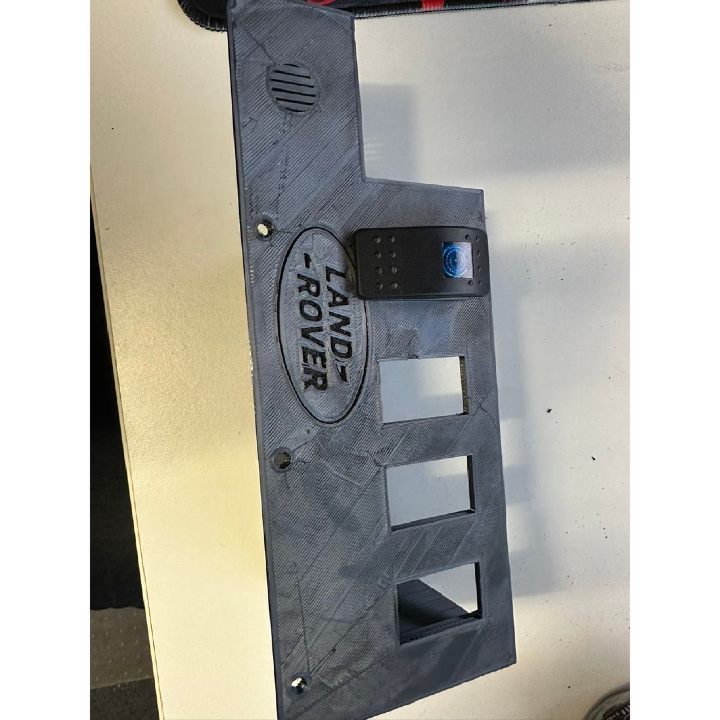 Range Rover P38 Rocker Anahtar Montaj Paneli görsel 3