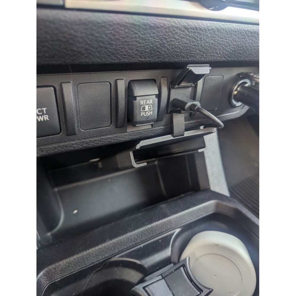Toyota Tacoma 4. Nesil Telefon Tutucusu görsel 2