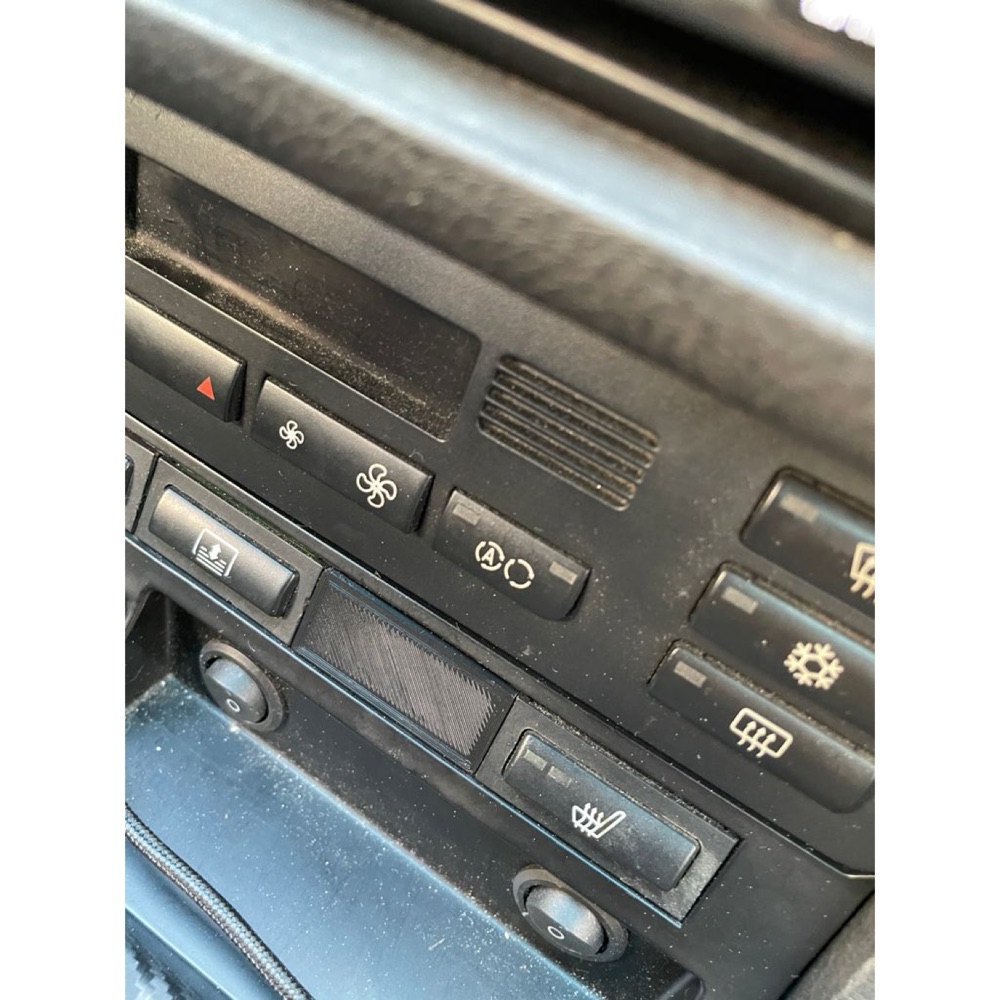 Konsol Düğme Kapağı - AirTag Bölmeli (BMW E46 Uyumlu)