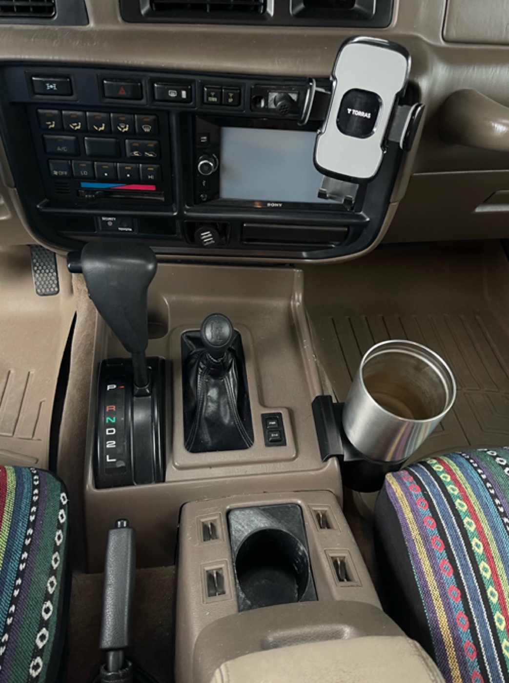 Yana Bardaklık (Toyota Land Cruiser FJ80) görsel 3