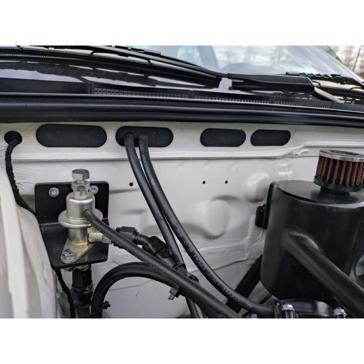 Audi 80/90/Coupé/Cabrio Akü Havalandırma Kapağı görsel 2
