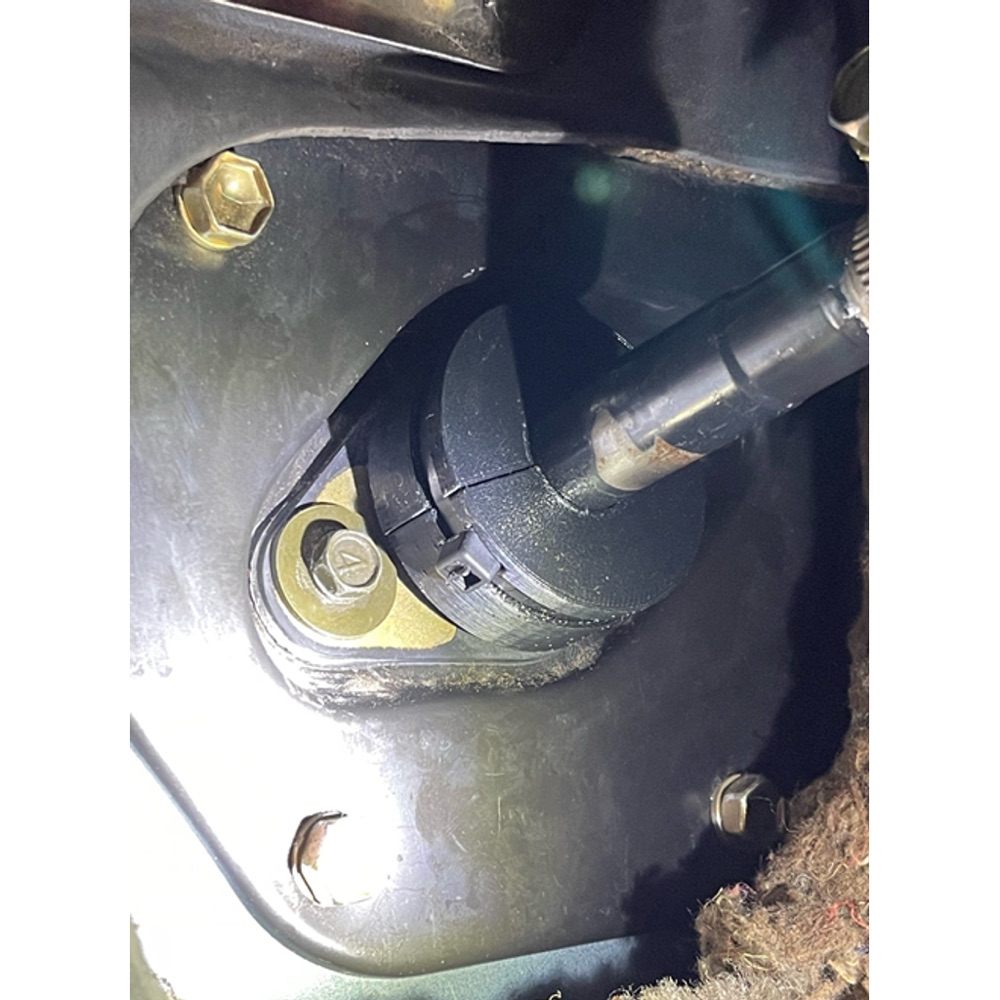 Toyota Land Cruiser FJ80 Direksiyon Mili Keçesi görsel 3