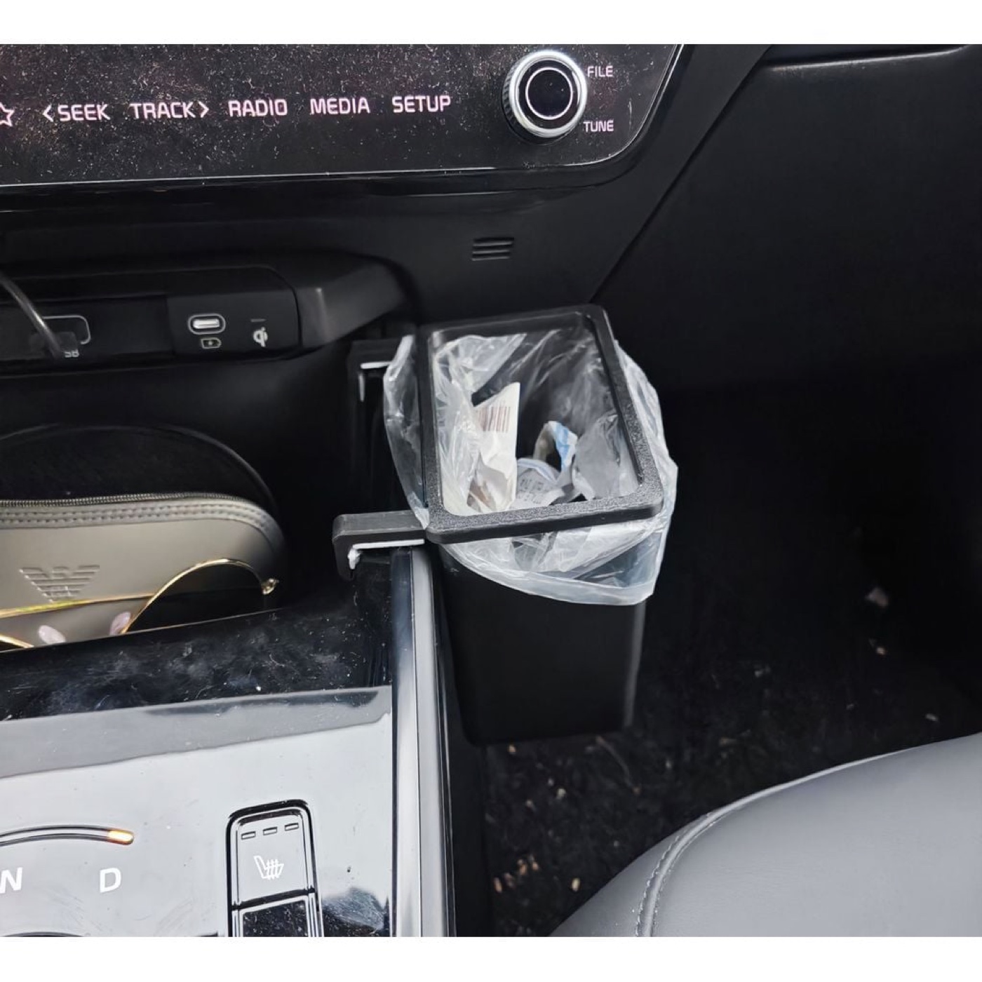 Kia Niro Çöp Kutusu Çerçevesi görsel 4