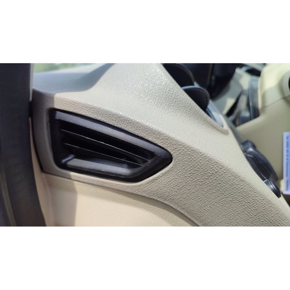 Ford Fiesta Torpido Yan Havalandırma Kanadı görsel 2