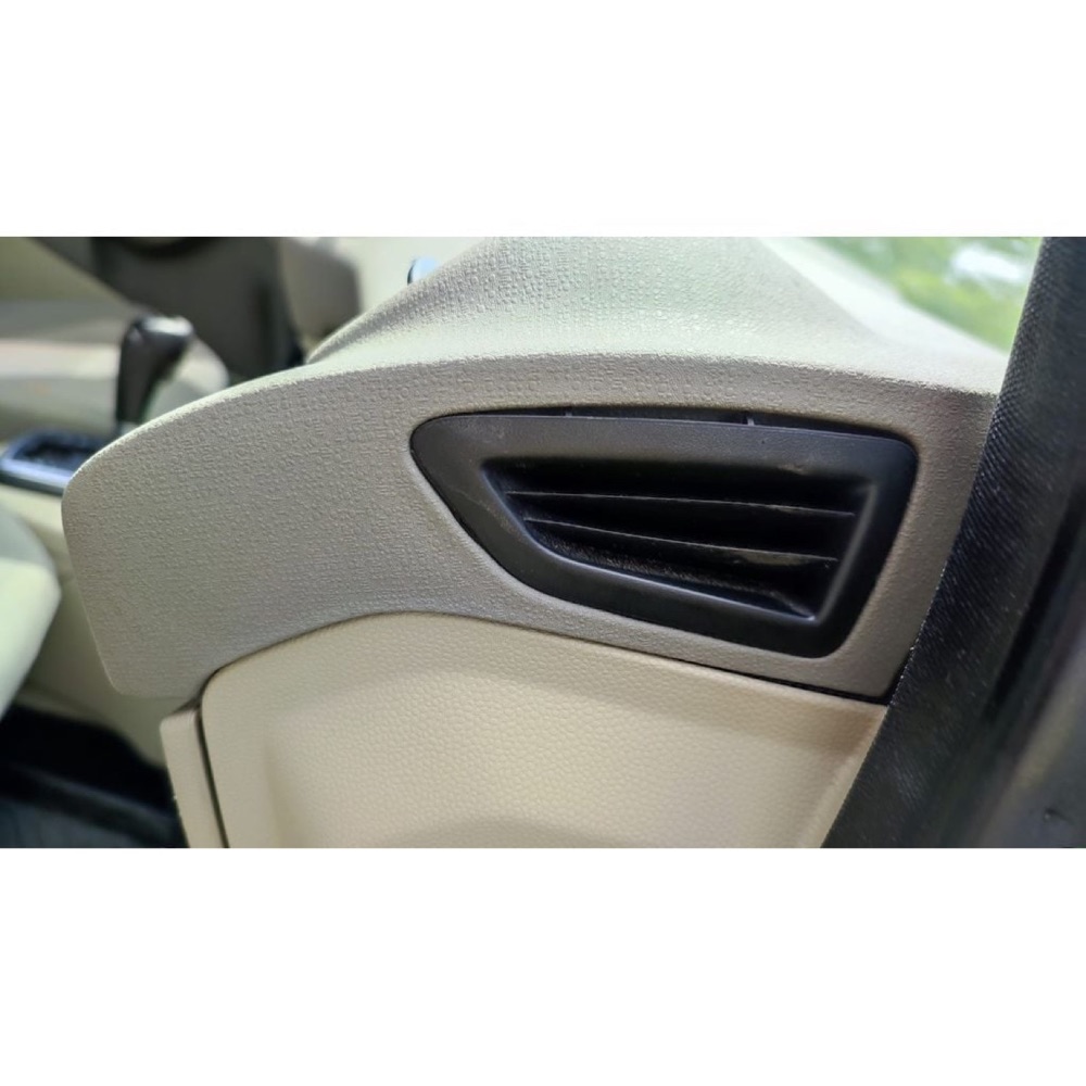 Ford Fiesta Torpido Yan Havalandırma Kanadı görsel 4