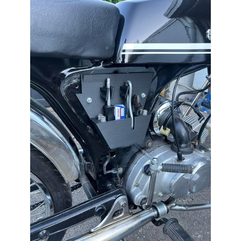 Suzuki K50/A100/AC50/AP50 Alet Saklama Kutusu