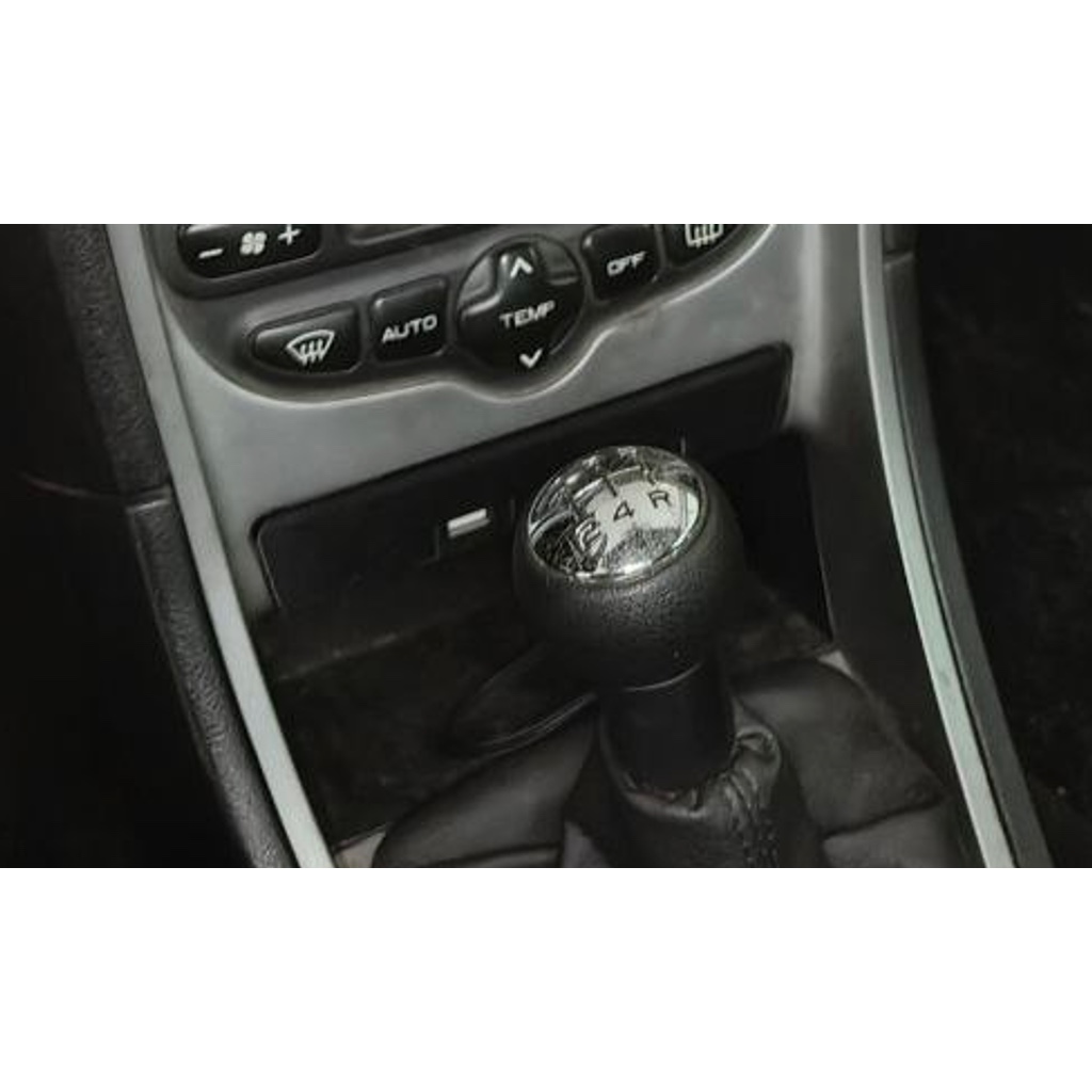 Peugeot 307 USB Girişli Küllük Değişimi görsel 2