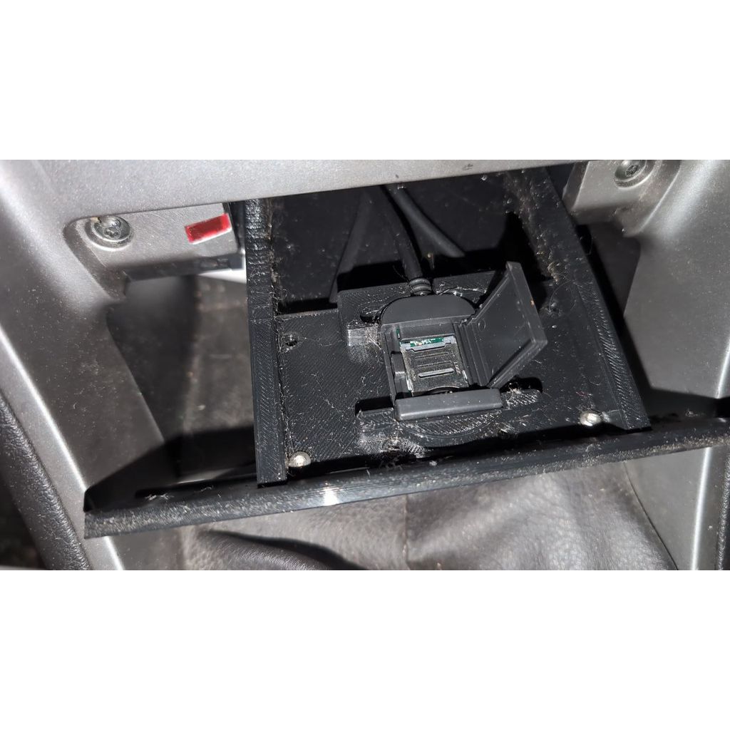 Peugeot 307 USB Girişli Küllük Değişimi görsel 4