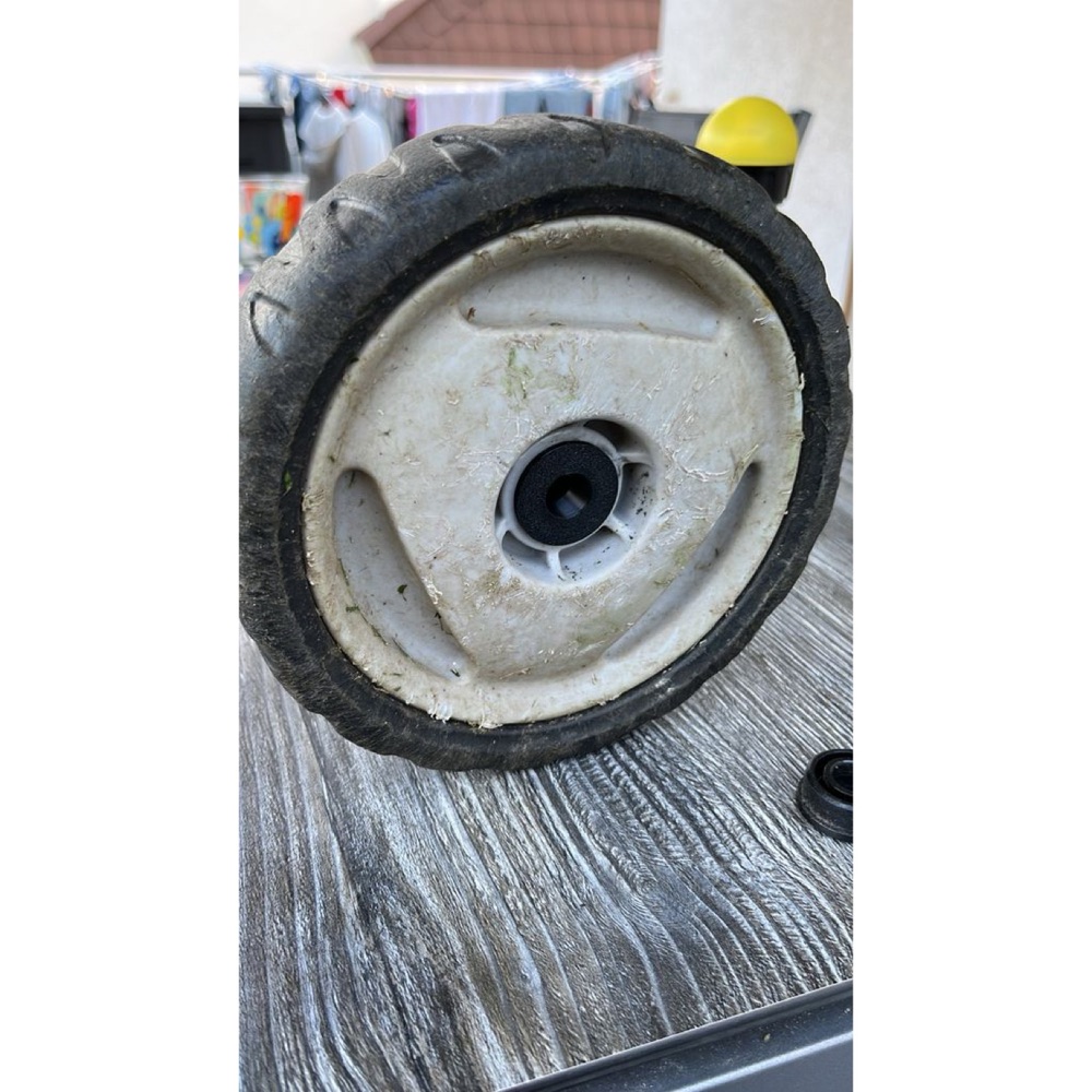 Honda Çim Biçme Makinesi Tekerlek Plastik Burcu (42716-VH3-R11)